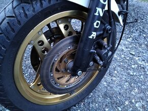 Honda VF 750 F - 3