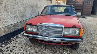 Mercedes w 123 , piano - 3