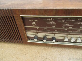 Nabízím staré radio R4901. Netestováno. Nefunkční. Jen co - 3