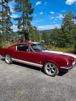 Ford Mustang FastBack - 3