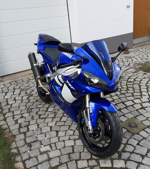 YAMAHA YZF R1 - 3