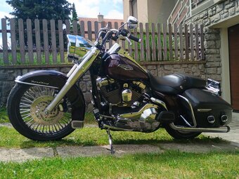 Harley Davidson FLHRC Road King Classic 2005 - sleva - 3
