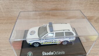 Škoda Octavia Combi Tour MP hl.m.Prahy Abrex 1:43 - 3