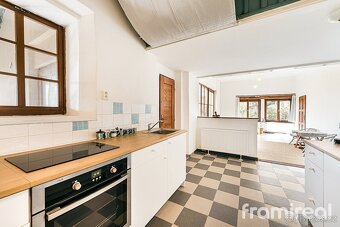 Prodej rodinného domu 250 m², Bystřice nad Pernštejnem - Piv - 3