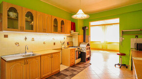 Prodej rodinného domu se zahradou a garáží v Horažďovicích - 3