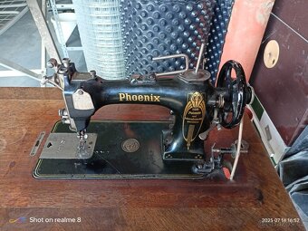 Starožitný šicí stroj Phoenix, cena dohodou - 3