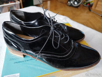 Dámské lakované polobotky vel.41 - 3