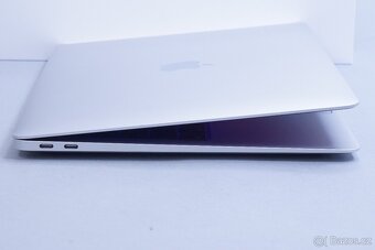 ZÁRUKA/Macbook Air13.3"/M1 (7 CORE) /8GB RAM/256GB SSD/CZ - 3