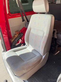 Přední sedačka VW T5 - 3