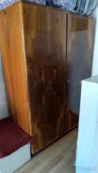 Dvě staré skříně z 60. let - 3