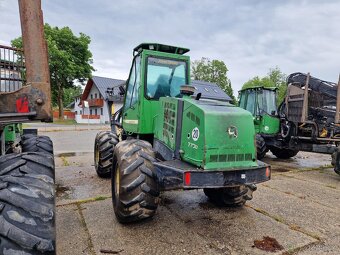 Harvestor John Deere 770D - 3