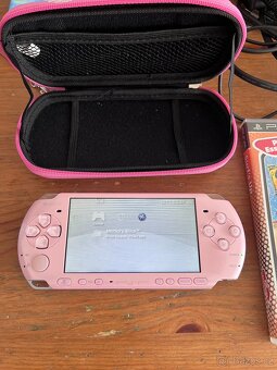 PSP Blossom Pink 3004 + hry a příslušenství - 3
