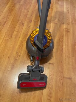 Vysavač Dyson - 3