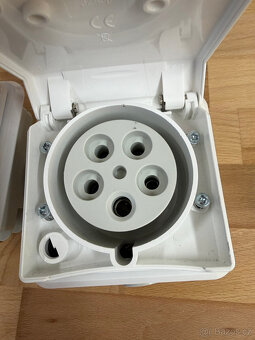 Zásuvka-PCE 895-32A, 400V - 3