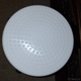 Sedačka do sprchy kulatá - nová nepoužitá
- 3