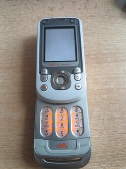 Sony Ericsson w550i - 3