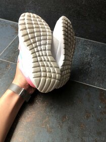Adidas dětské botičky vel. 24 - 3