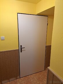 Interiérové bílé dveře 80 x 200 cm - 3