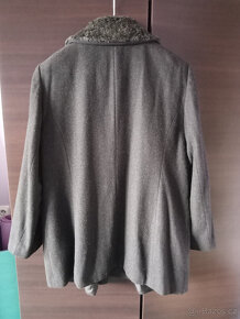 Šedý kabát s kožešinovým límcem C&A - TOP stav - 3