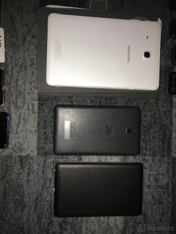 Prodám starou sbírku telefonů - 3