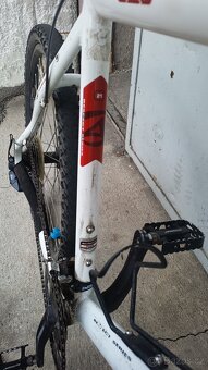 Author versus; kola 26"; rám 21" - 3