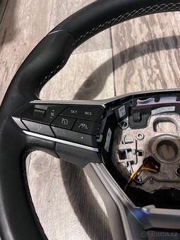 sportovní volant vyhřívaný pádlo DSG Seat Leon KL - 3