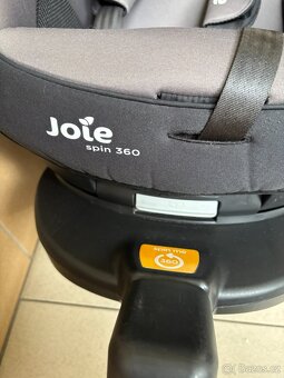 Otočná autosedačka Joie meet spin 360 - 3