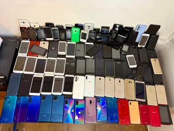 MIX 100ks dotykových telefonů - 3