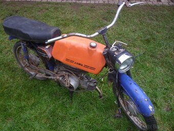 Prodám Jawa 23 Mustang. Nálezový stav ze stodoly. Napadeno - - 3