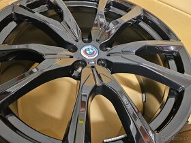 BMW 755M 22” nové disky + středy 50. výročí bmw M - 3