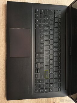 Prodám notebook ASUS Vivobook - 3