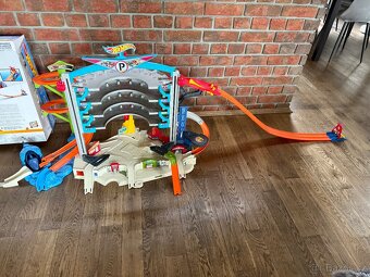 Hot Wheels mega garáž - 3
