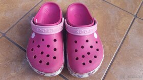Nazouváky - glosy- Crocs a Coqui - 3