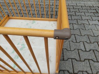 DĚTSKÁ DŘEVĚNÁ SKLÁDACÍ OHRÁDKA. - 3
