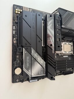 ASUS ROG STRIX Z890-E GAMING WIFI + Ultra 5 245kf - 3