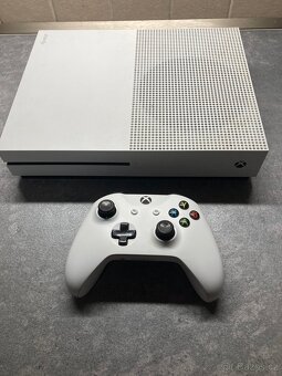 Xbox One S - 3