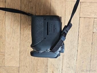Canon 77D + EF-S 18-55 IS STM - 3
