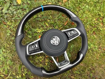 VOLKSWAGEN VOLANT KARBON + PERFOROVANA KOŽA - 3