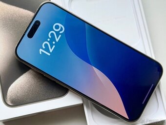 Apple iPhone 15 Pro 256 GB - 3