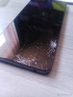 Moto E14 a Xiaomi Mi Note 10 na ND - 3