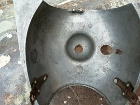 Prodám pěkný kryt karburátoru - 3