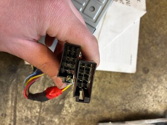 Autorádio SONY CDX-GT660UV - 3