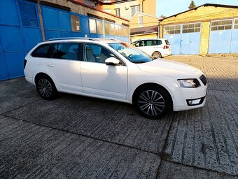 Škoda Octavia combi 2.0tdi Elegance - 3
