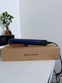 Dyson Airstrait - 3