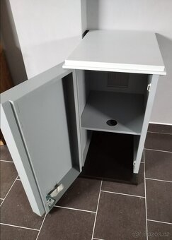 Plechová skříňka. - 3