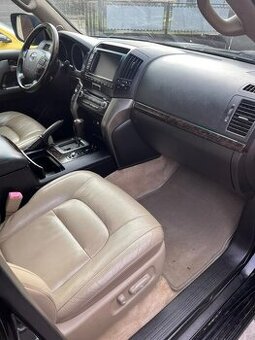 Toyota Land Cruiser - 3