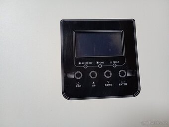 Solární ostrovní měnič - invertor 2,4kw- 3000VA MPPT - 3