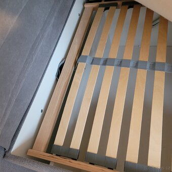 Master King Bed 180x200 – šedá, jako nová
- 3