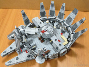 LEGO 7965 Millennium Falcon - 3