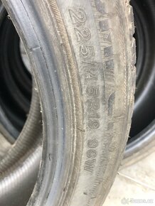 Pneu 225/45 R19 - 3